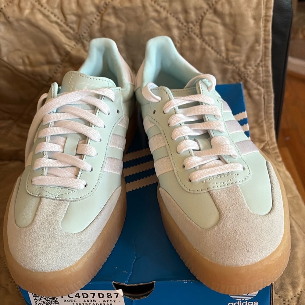 Adidas Sambae Almost Blue/White/Silver Women’s 6.5/UK 5/EU 38-NEW IN BOX